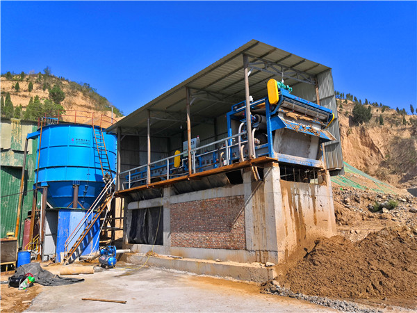 隆中洗沙機(jī)<a href=http://www.kaiyuan530.cn/tags/xishahuishouji target=_blank class=infotextkey><a href=//tags/xishahuishouji target=_blank class=infotextkey>細(xì)沙回收機(jī)</a></a>36.jpg